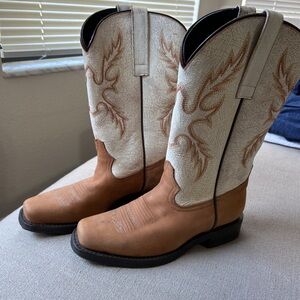 Elegant Tan and Cream Heeled Boots